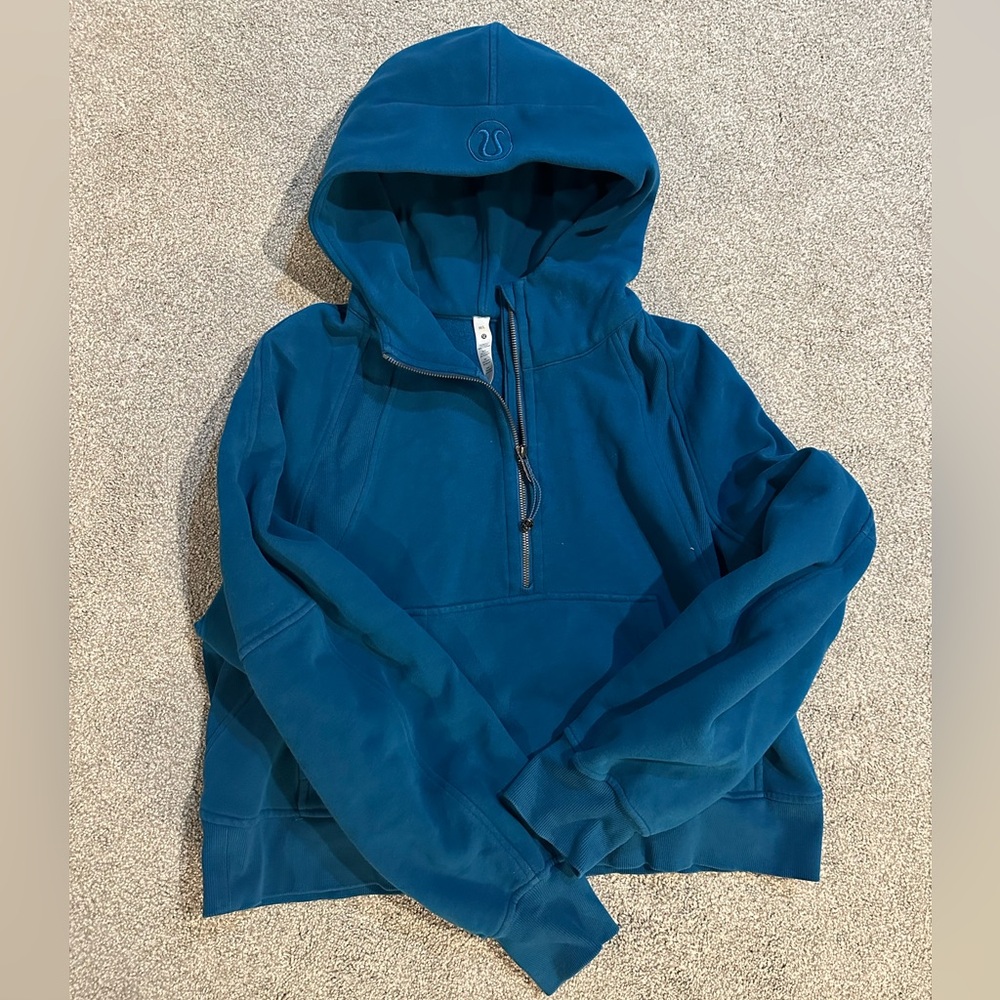 Lululemon Cropped Scuba (M/L)
